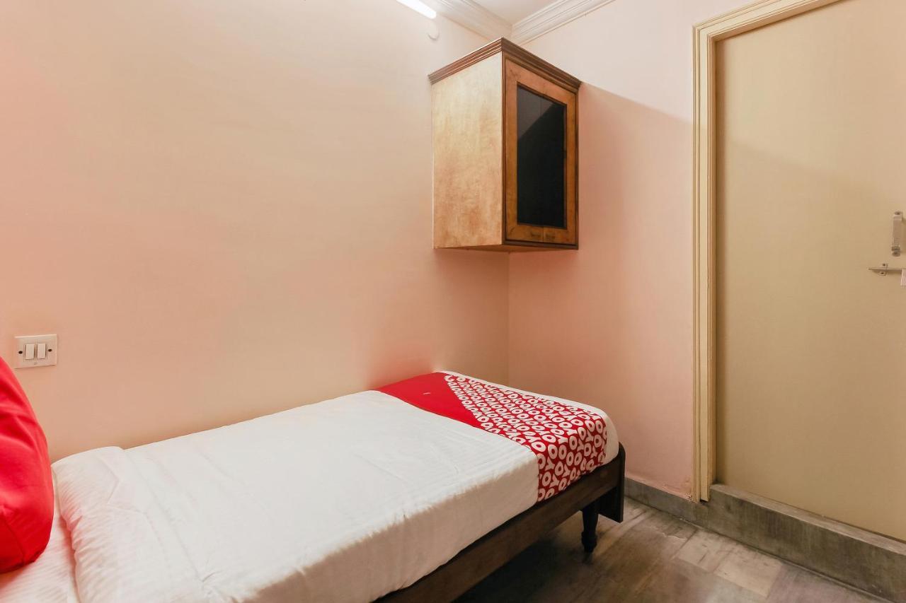 Oyo 23191 Flagship Hotel Raj Madan Ameerpet Haydarabad Dış mekan fotoğraf